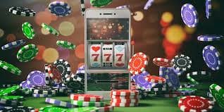 မြန်မာကစားသမား မိုဘိုင်းဖုန်းဖြင့် Sports Betting App Sepak Takraw Odds ကြည့်နေသောမြင်ကွင်း